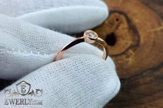 Женское золотое колечко с камнем купить. Золото 585 пробы с фианитом